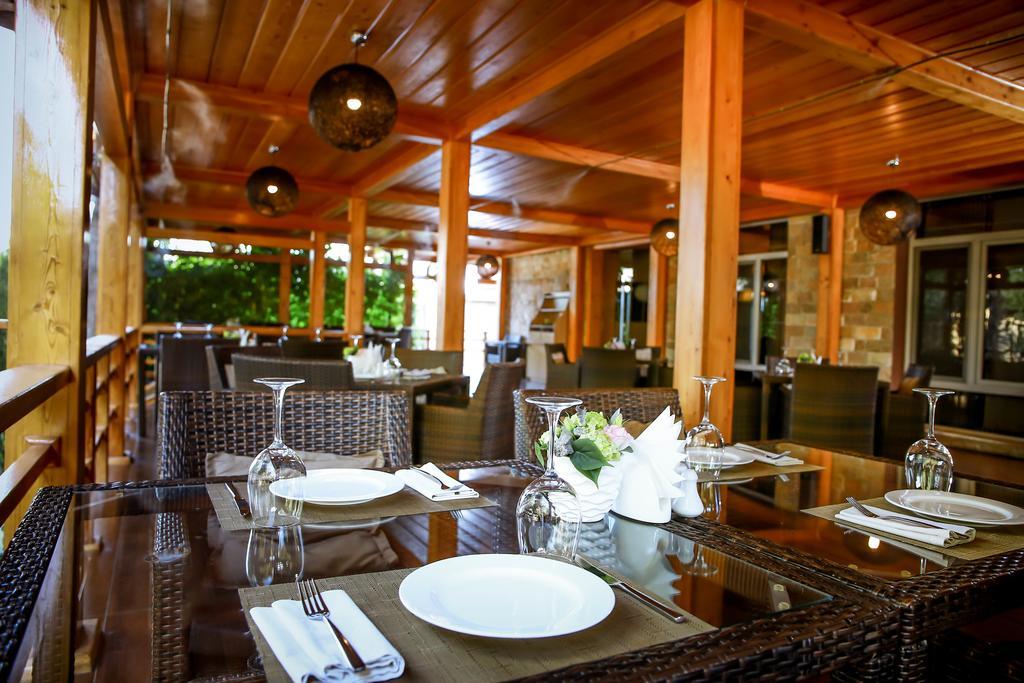 Grand M Hotel 나보이 외부 사진