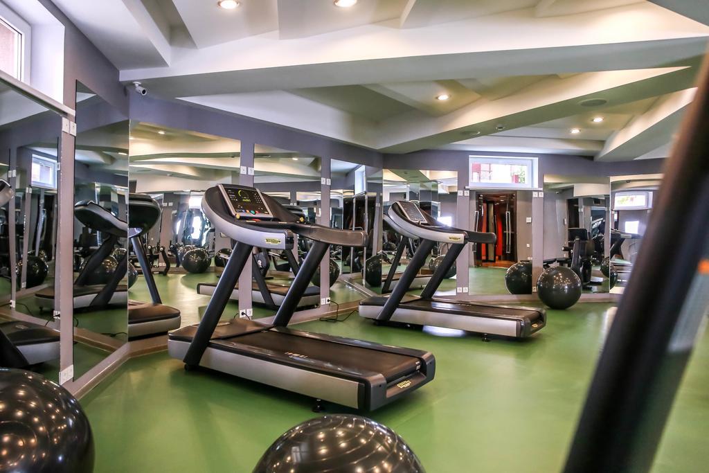 Grand M Hotel 나보이 외부 사진